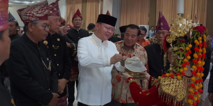 Gubernur Rohidin Ajak Lestarikan Seni Budaya Rejang
